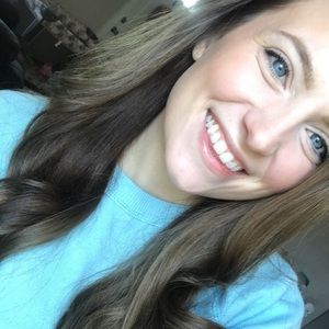 Meet your Posher, Halli